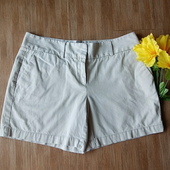 Ann Taylor Pants - ANN TAYLOR LOFT SHORTS SIZE 4